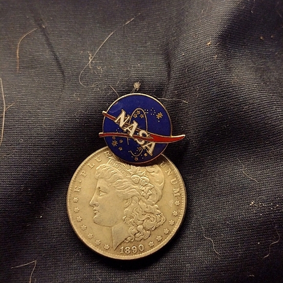 NASA Pin&Coin - Picture 1 of 1